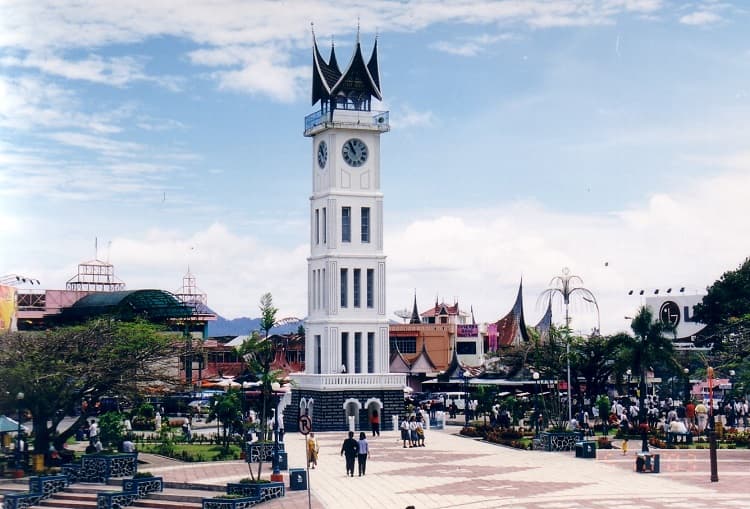 Sejarah berdirinya Jam Gadang, Sumber: trijaya-travel.com