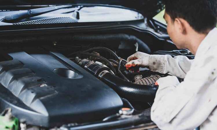 Cek mobil sebelum perjalanan jauh, Sumber: carcility.com