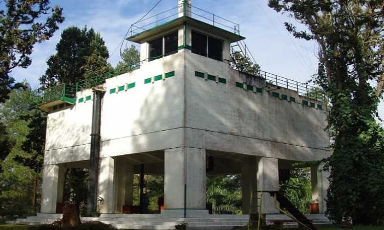 Benteng Fort de Kock, Sumber: rentalmobilpadang.co.id