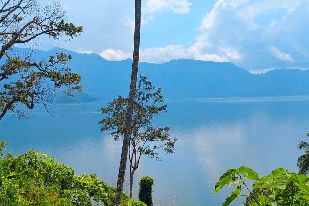 Wisata Alam Terbaik di Sumbar – Liburan Seru dengan Sewa Mobil Padang