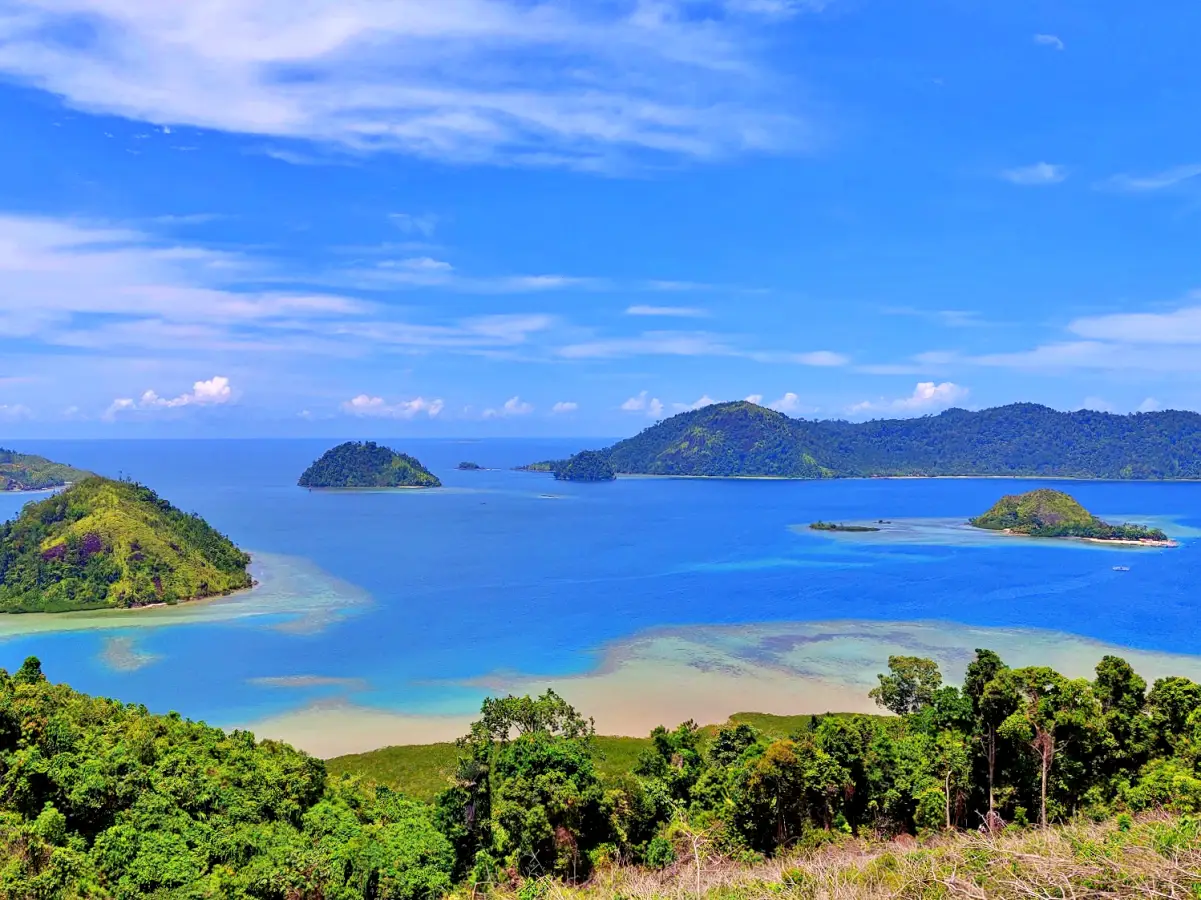 Tempat Glamping Paling Rekomendasi di Kawasan Puncak Mandeh, Pesisir Selatan