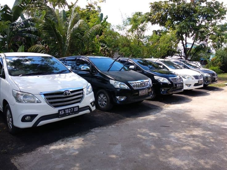 Strategi Aman Berkendara dengan Rental Sewa Mobil Padang
