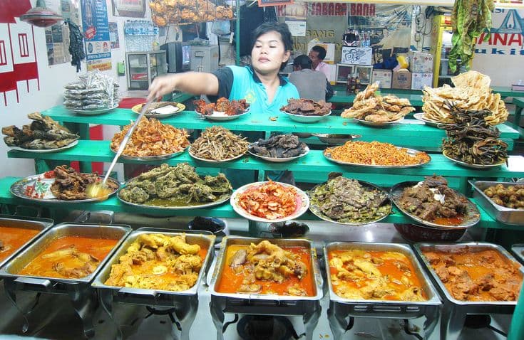 Tips Liburan Hemat ke Padang: Transportasi, Wisata, dan Kuliner yang Wajib Dicoba