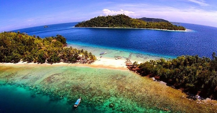 Pesona Pantai Pamutusan yang ada di Pesisir Selatan, Sumber: inews.id