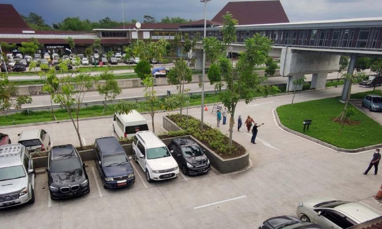 Istirahat sejenak di rest area, Sumber: detik.com