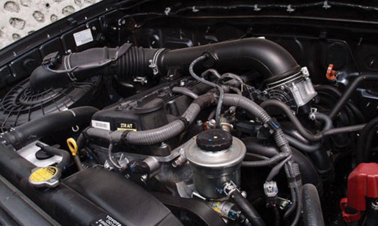 Mesin mobil Toyota Fortuner, Sumber: summitmedia-digital.com
