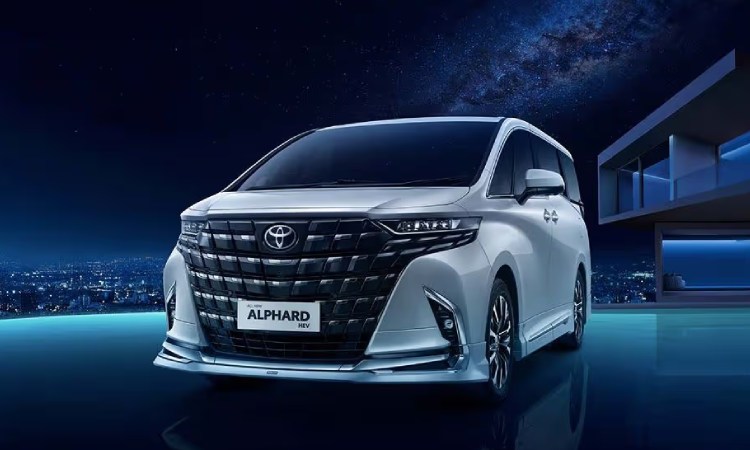 Mobil Toyota Alphard, Sumber: oto.com