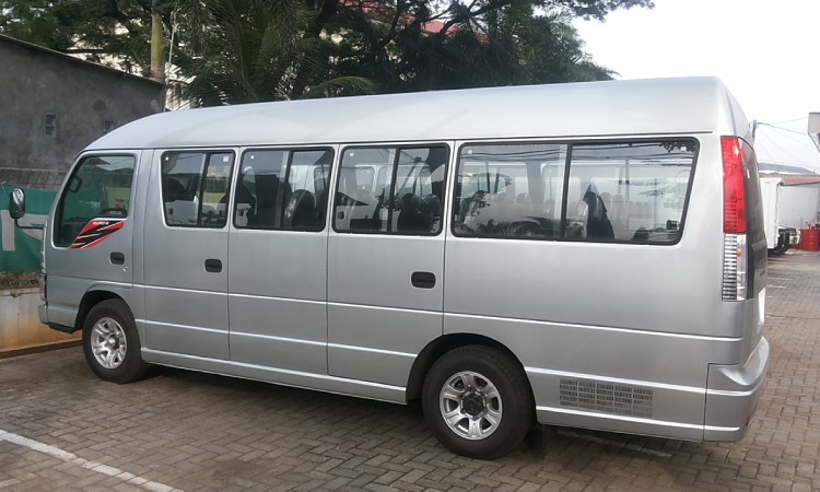 Perbedaan Hiace dan Elf, Sumber: googleusercontent.com