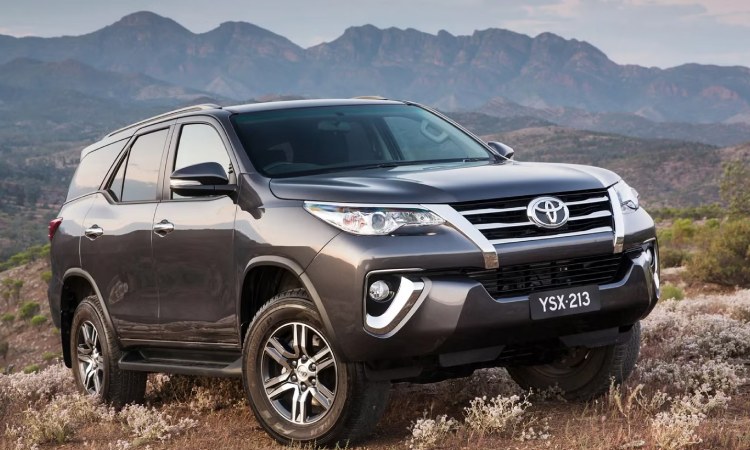 Review Toyota Fortuner, Sumber: drive.com.au